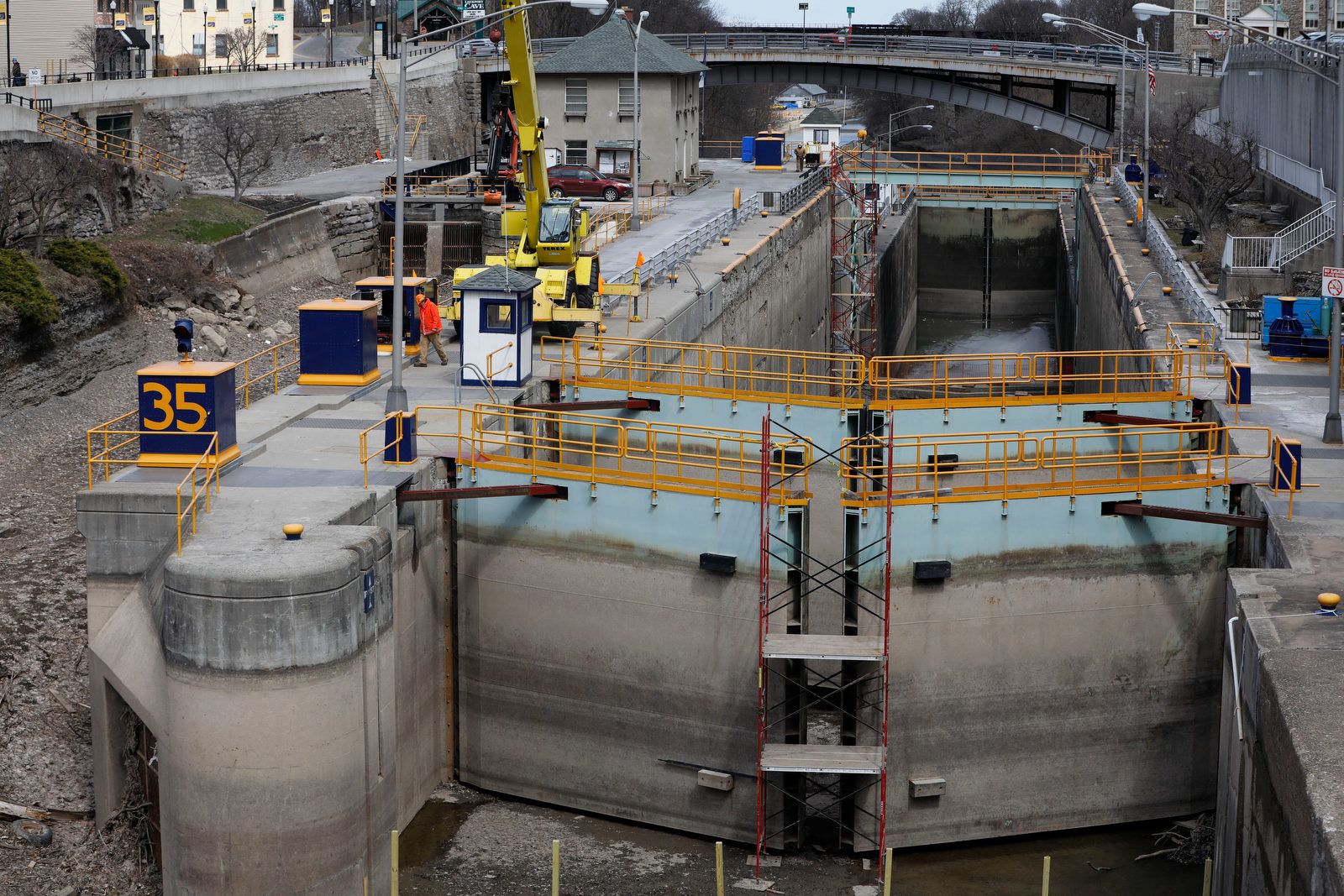 A Closer Look: Navigating the Lockport Locks